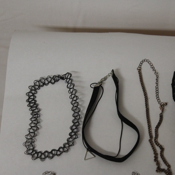 SET OF 14 CHOKERS - Picture 3 of 5